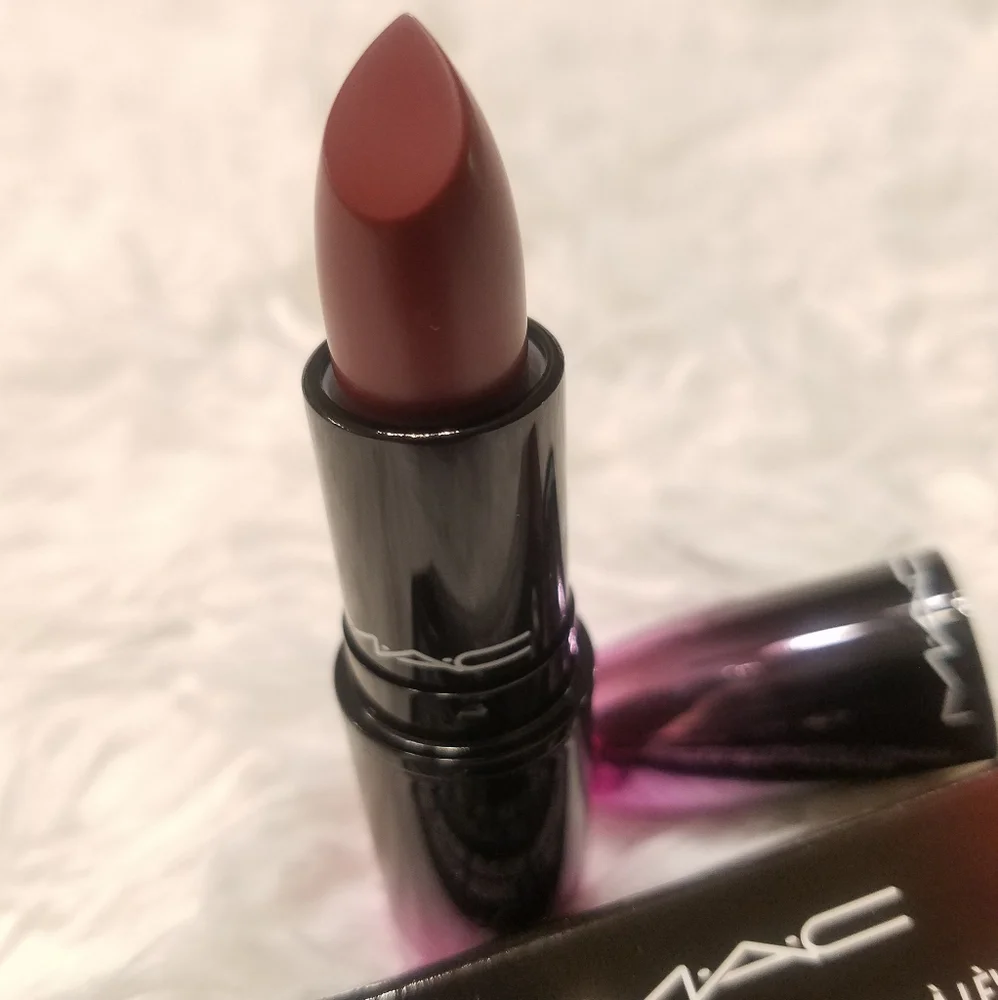 🆕 MAC BATED BREATH LOVE ME LIPSTICK